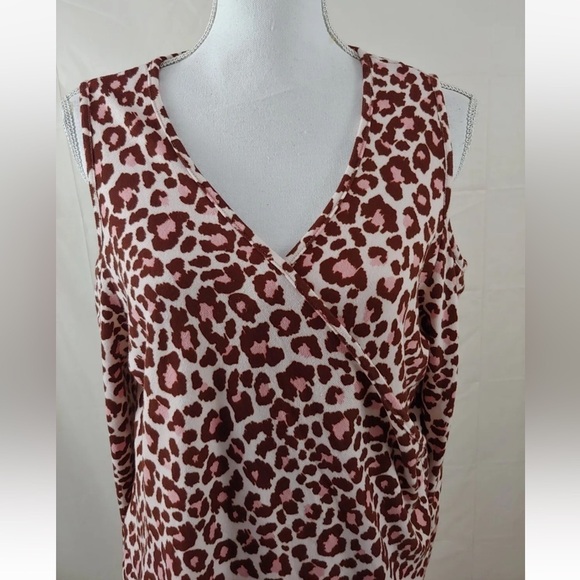 ❤️ 🆕 BOSTON PROPER Womens Top Long Sleeve Cold Shoulder Surplice Animal print L - Picture 6 of 11